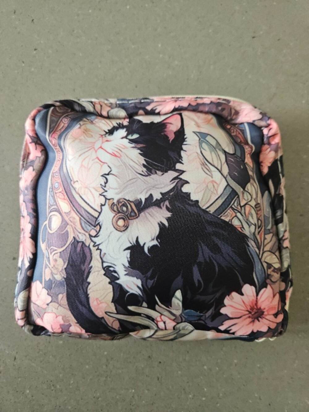 1 Pc. Portable Sanitary Napkin Storage Bag Discreet - Pink Cat